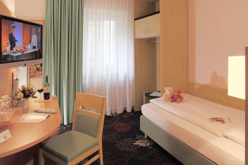 Best Western Blankenburg Hotel Coburg Room photo